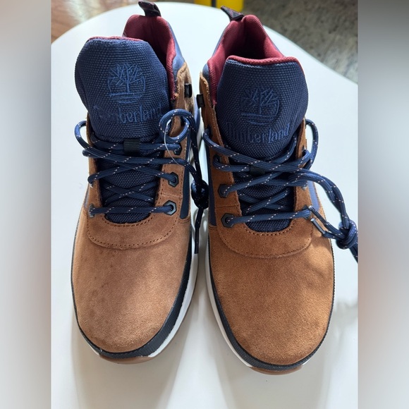 Timberline Sample Shoe - Picture 2 of 5